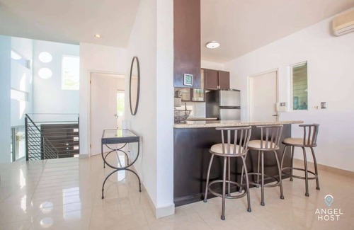 Colina del Sol Casa | Private Terrace | BBQ | Pool | Walk to Beach