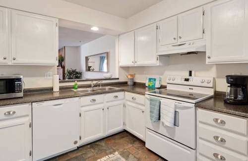 Fort Collins Casa | Private Townhome with Fenced Yard- Pet friendly