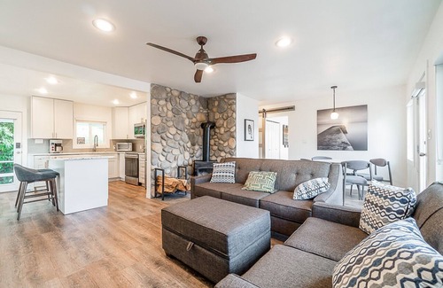 Mission Casa | Private & Tranquil Lakeside Retreat