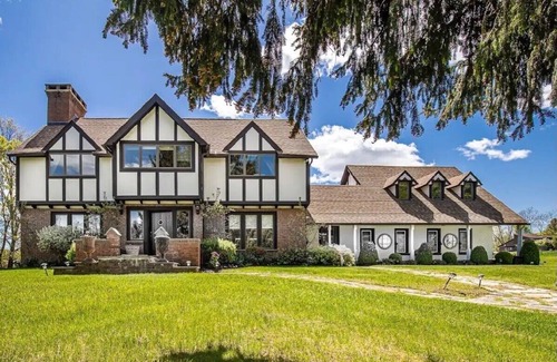 Millbrook Casa | Private Tudor style 5 bedroom home in country setting.