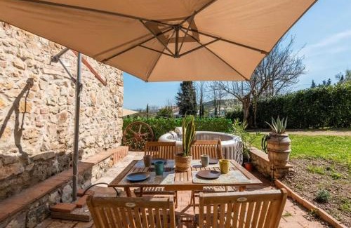 Vescovado Apartamento | Private Tuscan Villa with Stunning Hill Views