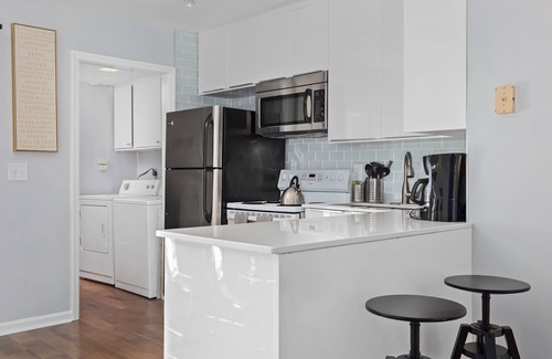 Carrboro Casa | Private UNC Townhome with Parking & 2 Bedrooms