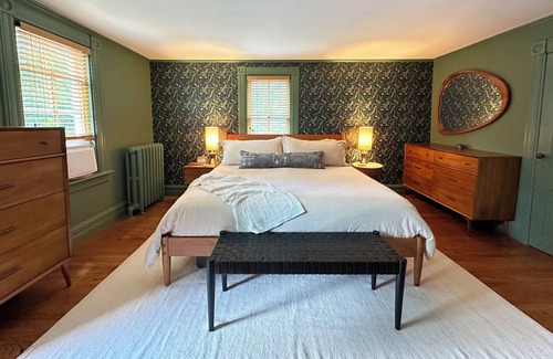 Hillsdale Otro | Private Unit in shared 1830 Farmhouse