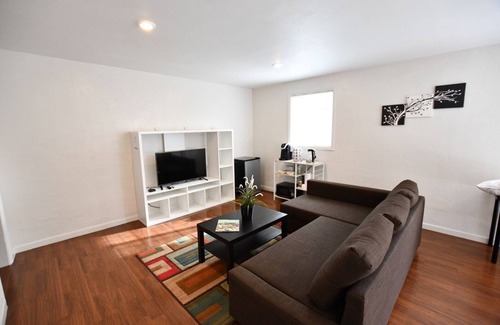 Daly City Casa | Private Unite in Daly City near Bart & San Francisco