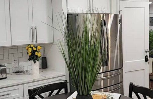 Germantown Casa | Private upper level 3-bedroom oasis with AC and WiFi. (Host occupies basement)
