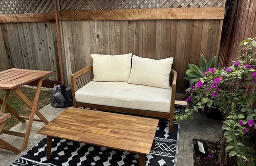 View Park-Windsor Hills Casa | Private Bungalow & Patio In Windsor Hills by SoFi Stadium, Culver City,Inglewood