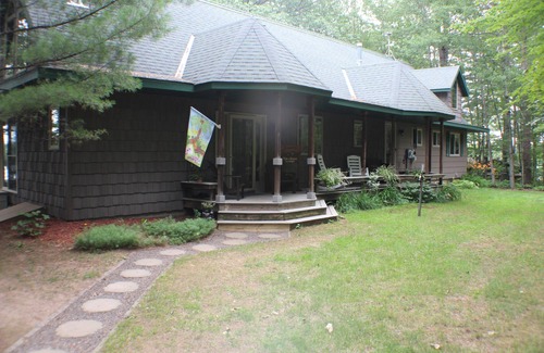 Hayward Casa | Private vacation home on Moores Bay, Chippewa Flowage, Hayward Wisconsin.