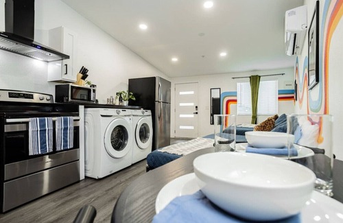Beverly Green Casa | Private Vegas Oasis: Prime Location, Patio & Games