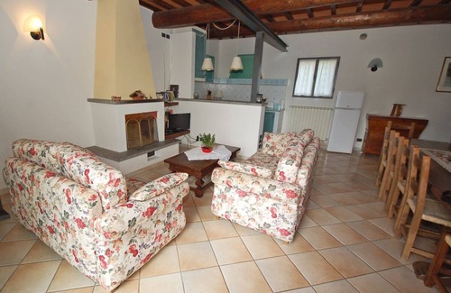 Terranuova Bracciolini Villa | Villa toscana para 4 a 6 con piscina y cancha de tenis cerca de Florencia