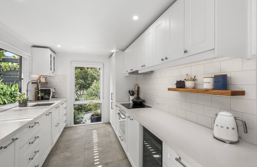 Anglesea Casa | Private Villa Style with Poolside Luxury!
