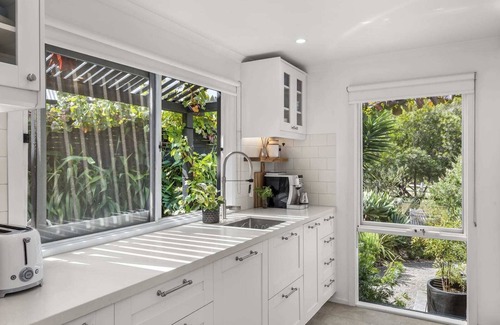 Anglesea Casa | Private Villa Style with Poolside Luxury!