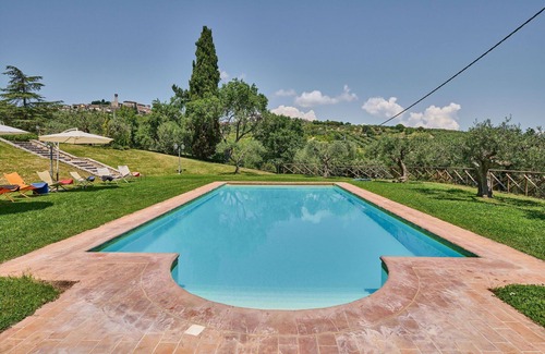 Agello Villa | Estupenda casa de vacaciones privada con WIFI, A/C, piscina privada, TV, patio, cerca de Perugia