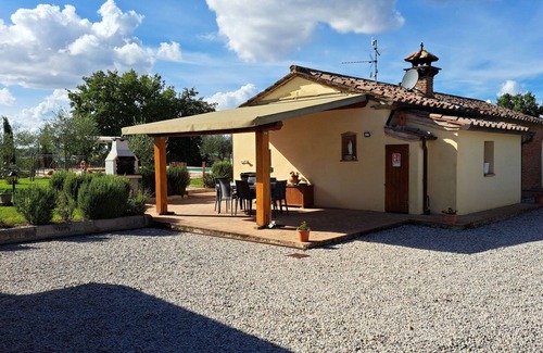 Cortona Old Town Villa | Casa de vacaciones privada con A/C, piscina privada, WIFI, TV, patio, vista panorámica