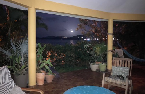 Tartane Casa | Private villa with flower garden facing the sea
