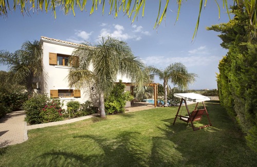 Piskopiano Casa | Villa privada con piscina climatizada y vistas al mar.