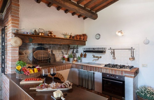 Santarello Villa | Casa de vacaciones privada con piscina privada, jacuzzi, WIFI, TV, cerca de Montepulciano