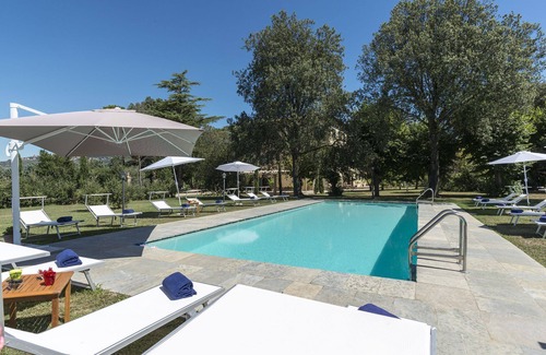 Cortona Villa | Casa de vacaciones privada con jacuzzi, piscina privada, A/C, WIFI, TV, patio, cerca de Cortona