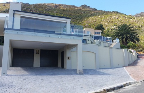 Mountainside Chalet De Esquí | Villa privada con magníficas vistas al mar
