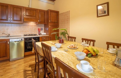 Casenuove Villa | Casa de vacaciones privada con piscina privada, WIFI, A/C, TV, patio, vista panorámica
