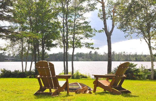 Queens County Cabaña | Private Waterfront Cottage on the lake