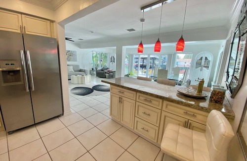Garden Isles Casa | Private Waterfront, Ocean Access w/Dock, Pool, Hot Tub, Pompano Beach Paradise