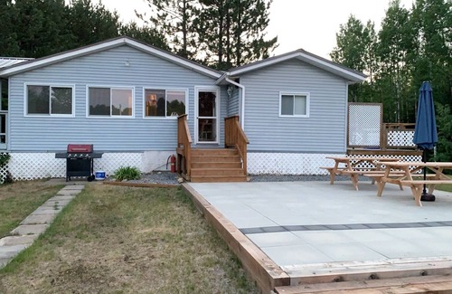 Carlow/Mayo Cabaña | Private Waterfront 5 Acre Property, Fishing, Kayaks, Private Trail
