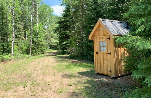Carlow/Mayo Cabaña | Private Waterfront 5 Acre Property, Fishing, Kayaks, Private Trail