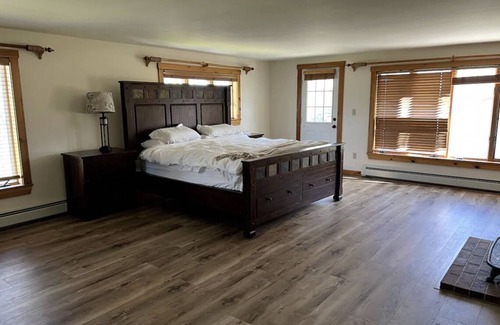 Pemaquid Otro | Private Waterfront Farmhouse on 24 Acres with Private Shore Access