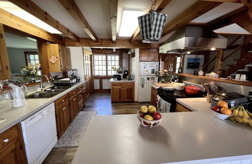 Pemaquid Otro | Private Waterfront Farmhouse on 24 Acres with Private Shore Access