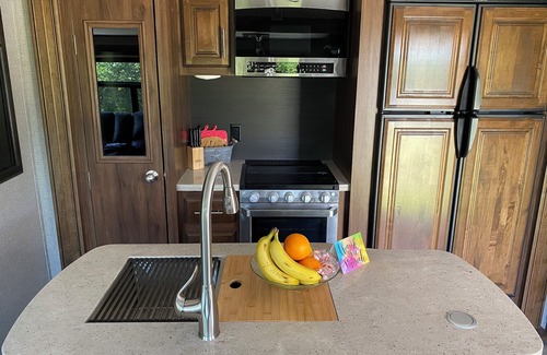 Warsaw Casa | Private Waterfront Glamping Fun at Peppermint Cove For The Whole Family!