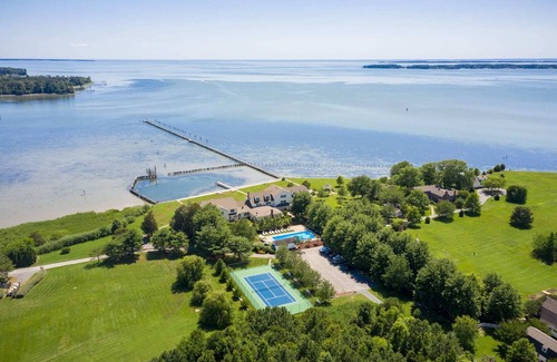 Royal Oak Casa | Private Waterfront Retreat Center, New Reno on 18 Acres