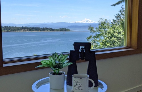 Lummi Island Casa | Private Waterfront Family Home- Amazing Views