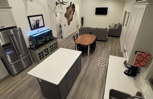 Burley Casa | Private Western Up Fit With Hot Tub & EV Charging