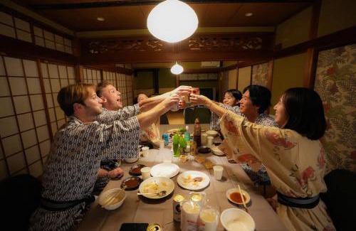 Kinosaki Onsen Hotel | Private Whole Japanese House Stay with Free Shuttle, Activities & Kids Stay Free 送迎付きお子様無料でアクティビティも楽しめる1棟貸切宿