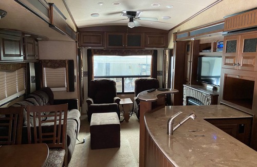 Lolo Casa | Private Wooded Camp site with fully equipped fifth wheel above Lolo Hot Springs