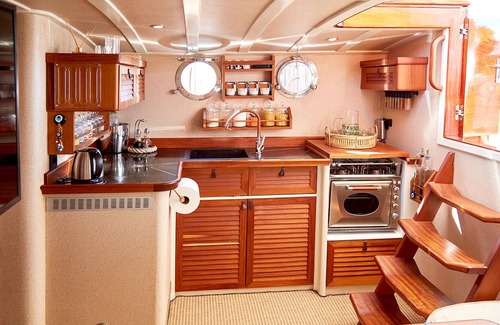 Bodrum City Center Alquiler De Eote | PRIVATE YACHT AT BODRUM MILTA MARINA