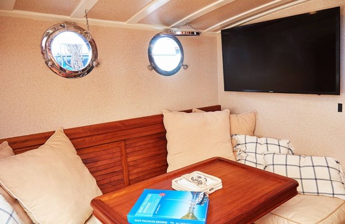 Bodrum City Center Alquiler De Eote | PRIVATE YACHT AT BODRUM MILTA MARINA