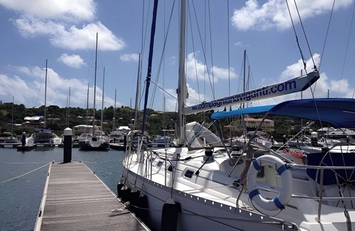 Gros Islet Alquiler De Eote | Velero en una marina tropical de primera clase St Lucia