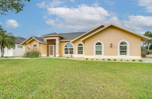Trafalgar Casa | Private Yard and Pool Stunning Cape Coral Getaway!