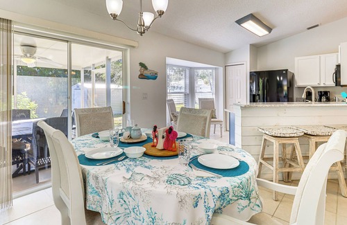 Sebastian Highlands Casa | Private Yard & Screened Patio: Sunny Sebastian Gem
