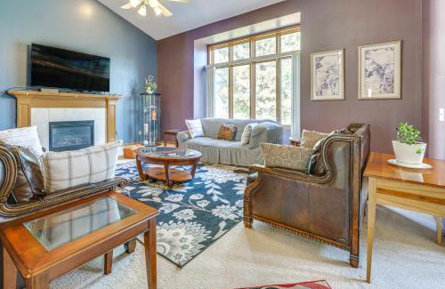 Macomb Casa | Private Yard with Patio Family Getaway in Macomb