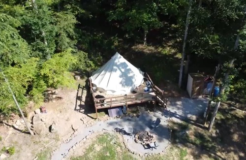 Buckhannon Cabina | Private Yurt nestled in the heart of the country. Relaxation awaits you!