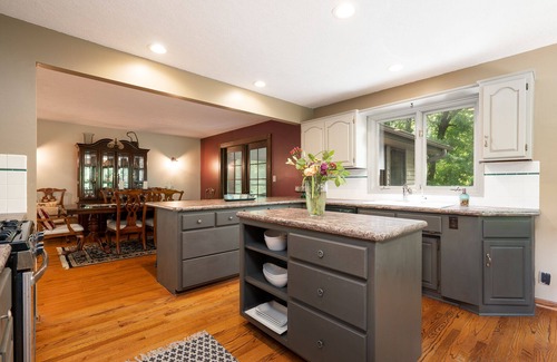 Webster Casa | Privated 3 acreage wood retreat near 30 Restraunts