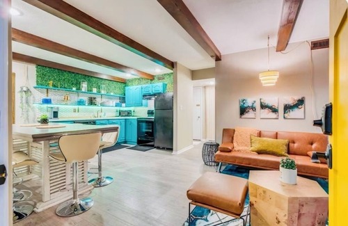 Johnson City Casa | PrivateOasis Grill-Firepit-Private Hike-Gameroom-DTJC-King-Queen-2Futons-I26ETSU