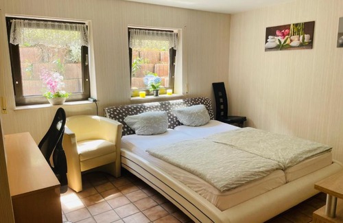 Zulpich Casa | Privatunterkunft mit Bad und Küche in Seenähe