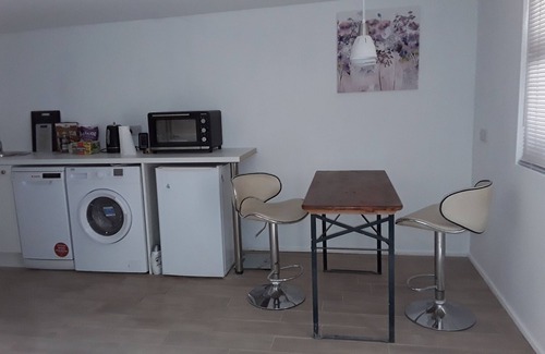 Bournemouth Cabina | Privet Annexe/ garden room / studio / underfloor heating