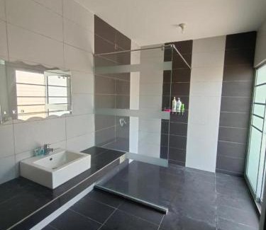 Jitra Casa | Pro-Qaseh Room Stay , Darulaman Lake Home