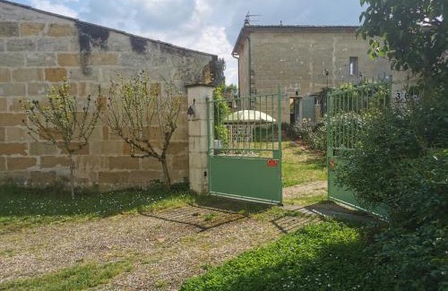 Sainte-Terre Casa | Proche Saint-Émilion, confortable gîte rénové avec terrasse - 2 personnes