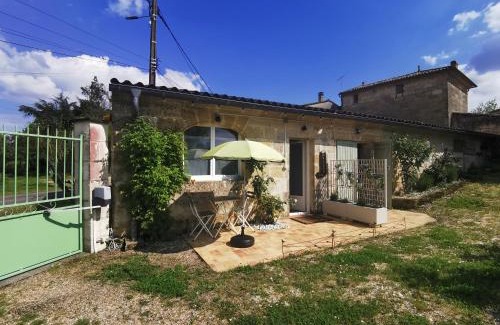 Sainte-Terre Casa | Proche Saint-Émilion, confortable gîte rénové avec terrasse - 2 personnes