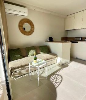 Port Cogolin Apartamento | Proche St Tropez refait à neuf bord de plage et piscine